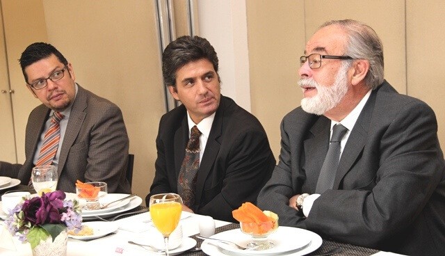En la mano izquierda, fermentado con cerveza
