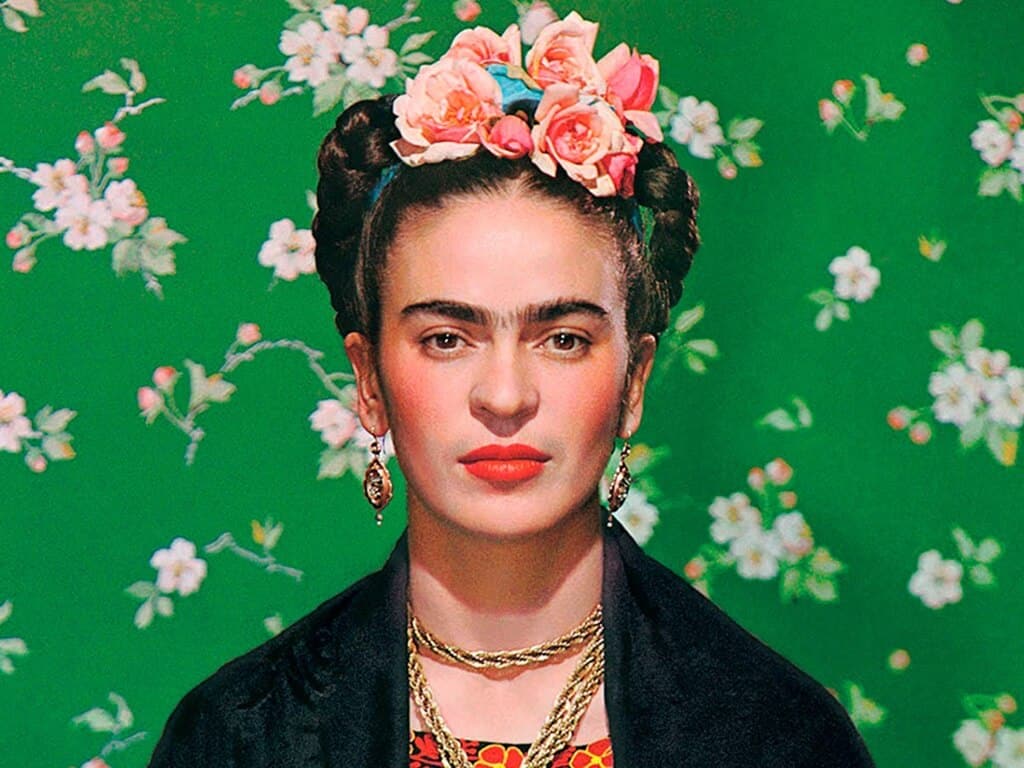 El país país permanece asociado a referentes como "culturas prehispánicas", "pirámides", "playas", "tequila" y "Frida Kahlo".