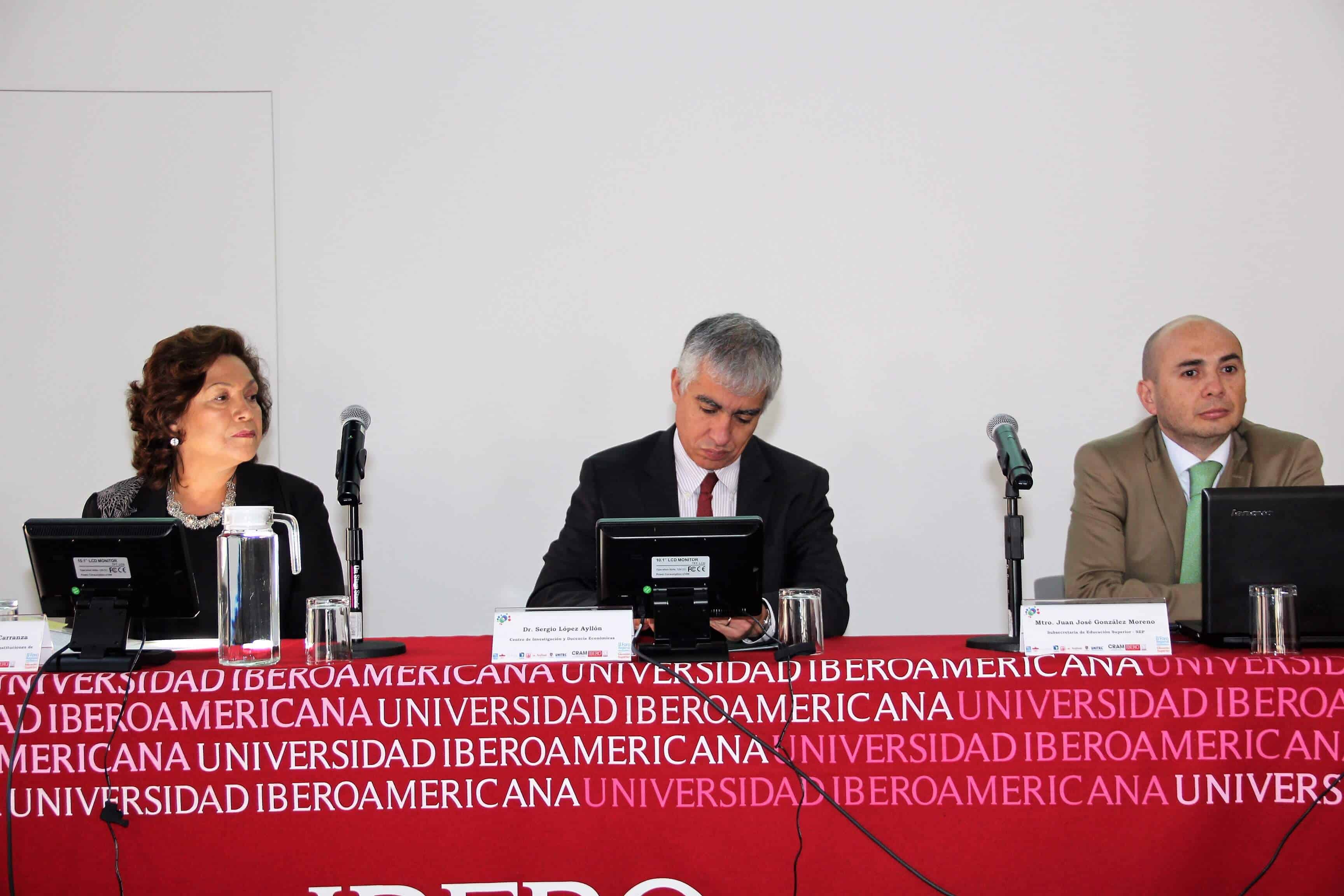 El Dr. Sergio López Ayllón, Director General del Centro de Investigación y Docencia Económicas (CIDE), en representación del Mtro. David Fernández Dávalos, S. J., Presidente del CRAM, encabezó la ceremonia de inauguración.