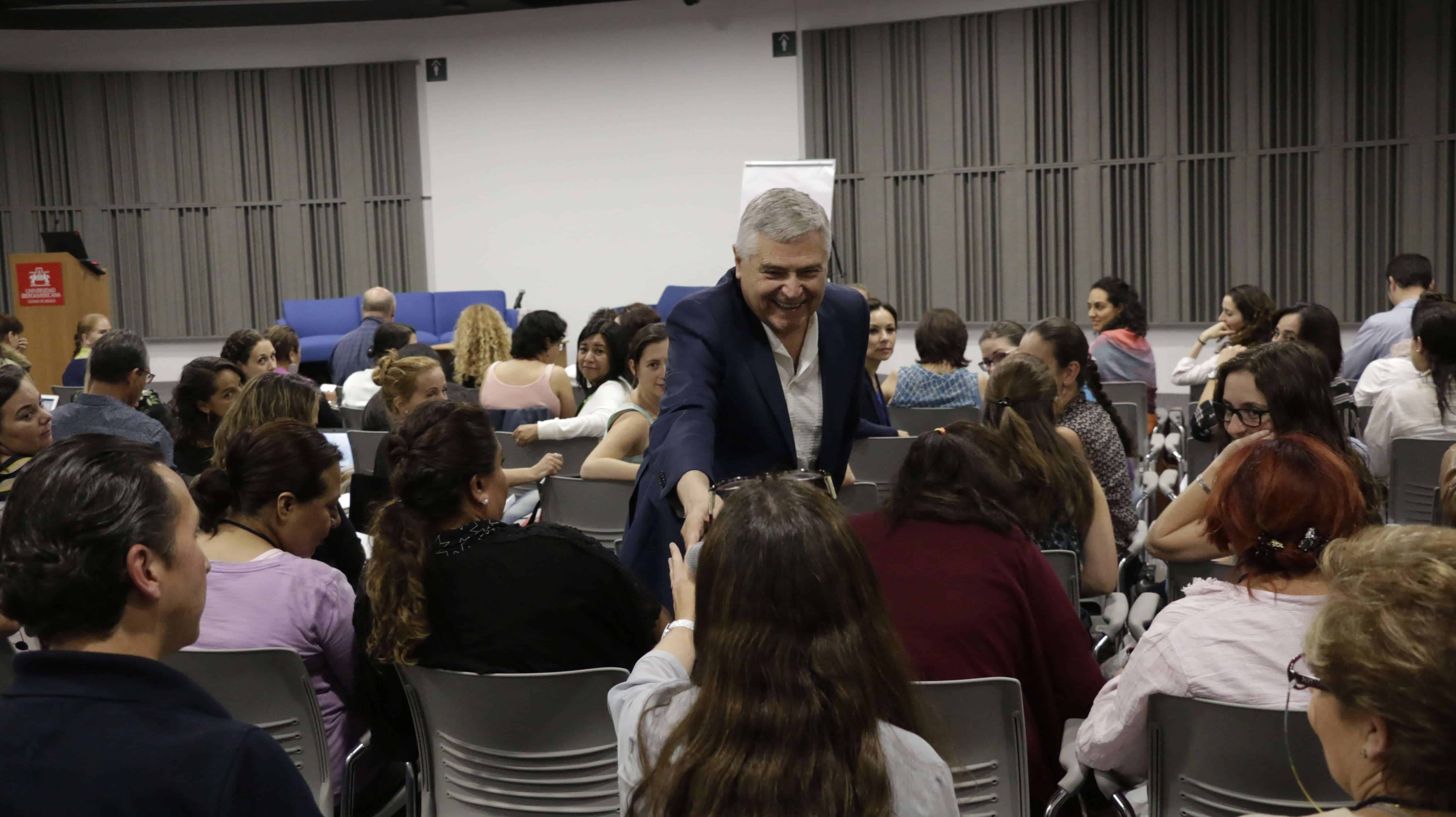 El Dr. Rafael Bisquerra impartió la conferencia inicial del taller en la IBERO (Alberto Hernández/IBERO).