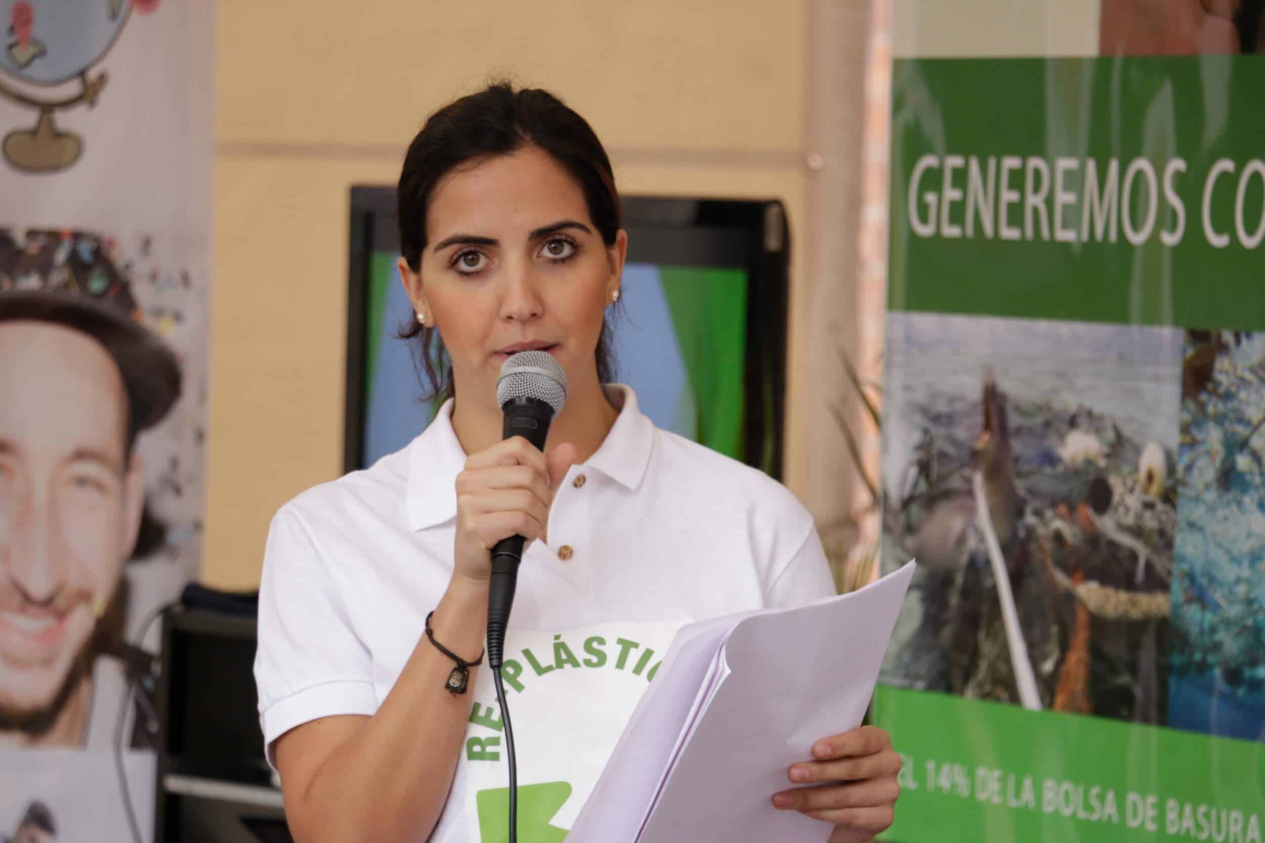 Mariana Malo, estudiante de la carrera de Comunicación, en la presentación del proyecto. (Alberto Hernández/IBERO).