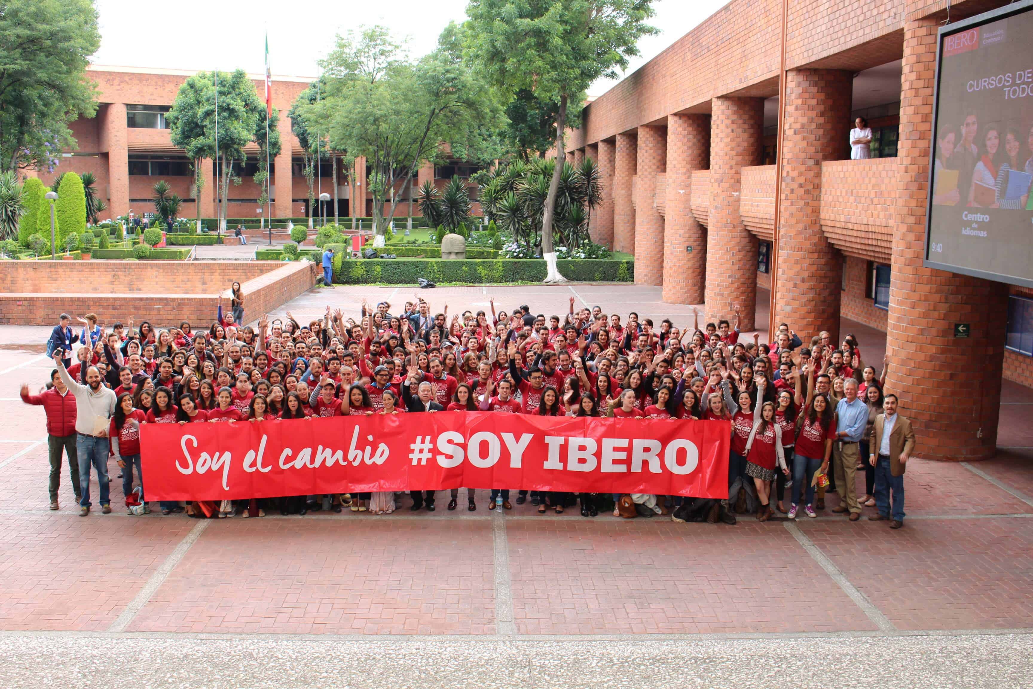 El objetivo es formar personas responsables, críticas, solidarias y profesionalmente aptas, comprometidas socialmente con México (IBERO).