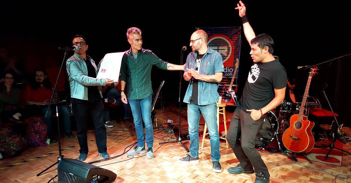 El reconocimiento fue entregado por su trayectoria musical y su compromiso social (Foto: Sarahi Pérez / IBERO).