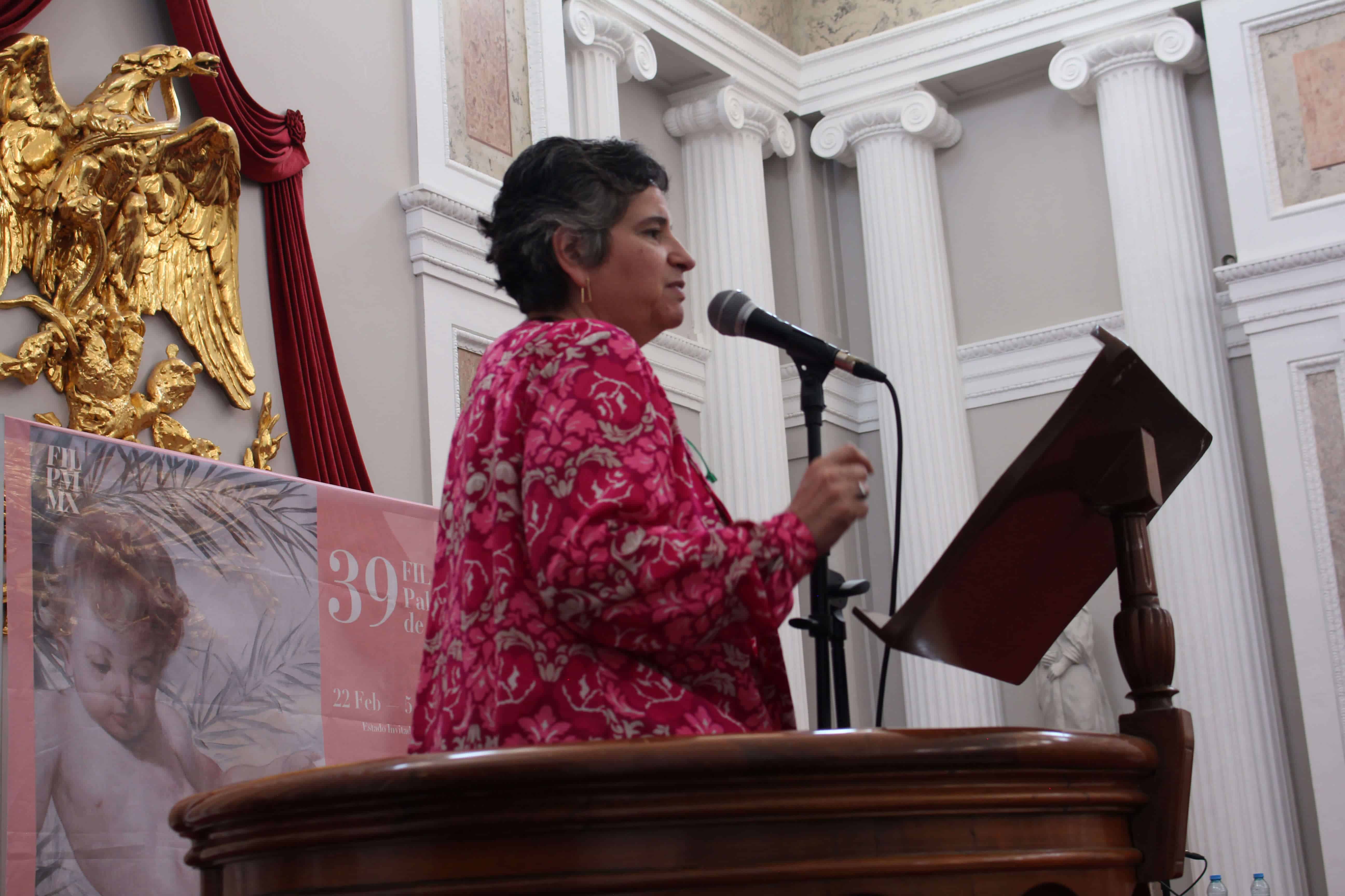 Teresa Matabuena agradeció la labor de quienes se encargan de preservar los archivos históricos (Iván Cabrera/IBERO).