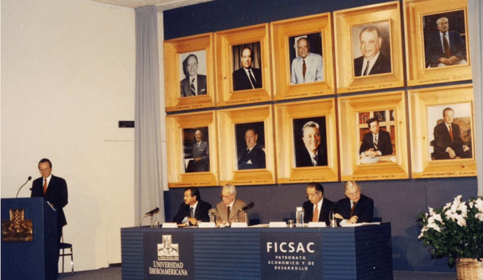El 22 de febrero de 1956 se crea la asociación civil Fomento de Investigación y Cultura Superior (FICSAC).