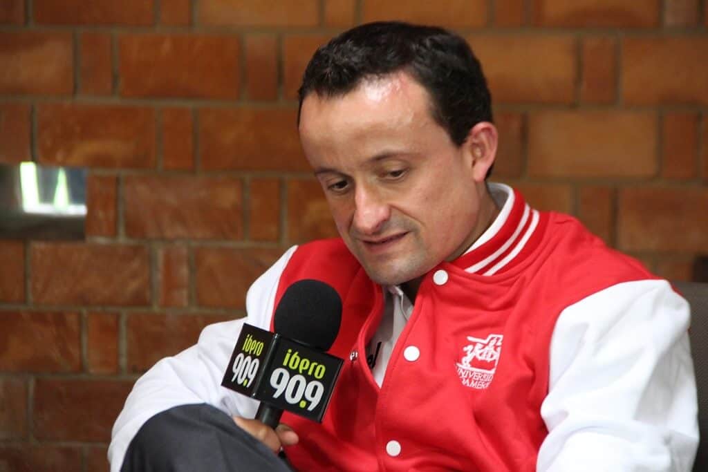 En la entrevista que dio a la radio, el priista se veía preocupado.