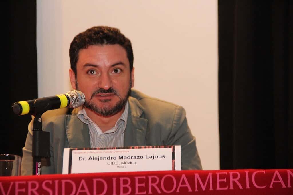 Escuelas de derecho surgieron para legitimar y operar el Estado: académico