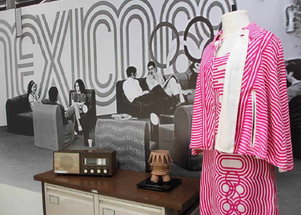 Exposición DUOTONO (PEDRO RENDÓN/IBERO).