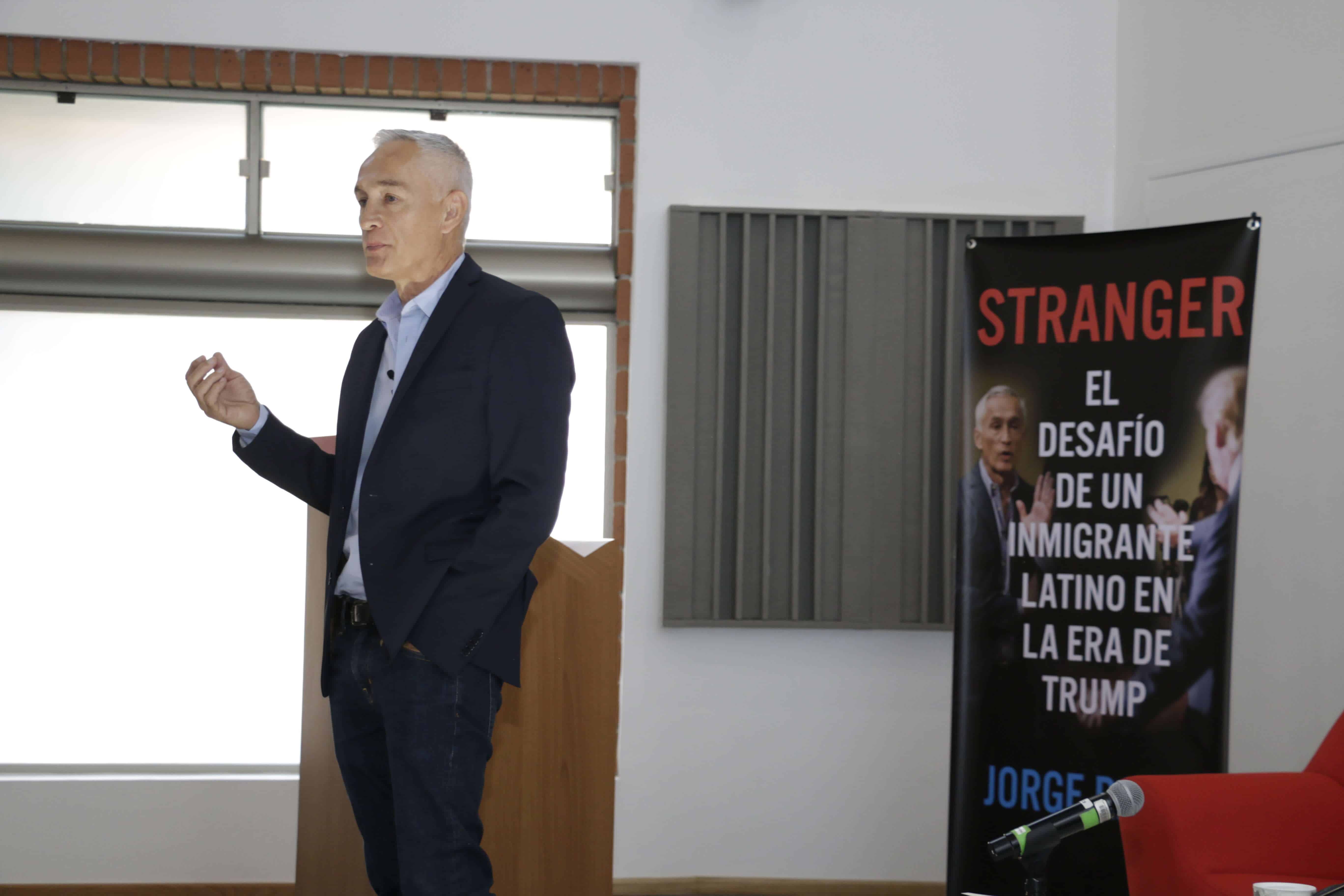 Ramos presentó en la IBERO su libro 'Stranger. El desafío de un inmigrante latino en la era de Trump' (Cortesía).