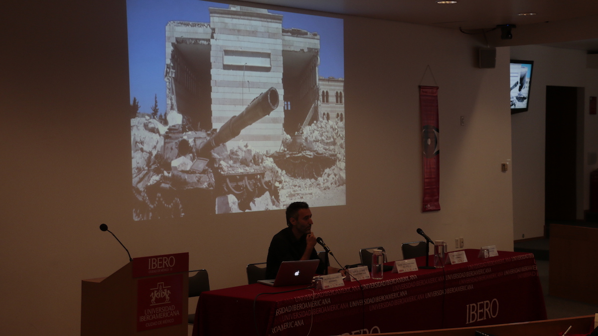 El docente español habló sobre las estrategias de colonización visual (Alberto Hernández/IBERO).