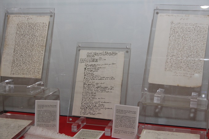 La muestra cierra con una serie de cartas escritas por Ignacio de Loyola, fundador de la Compañía de Jesús.