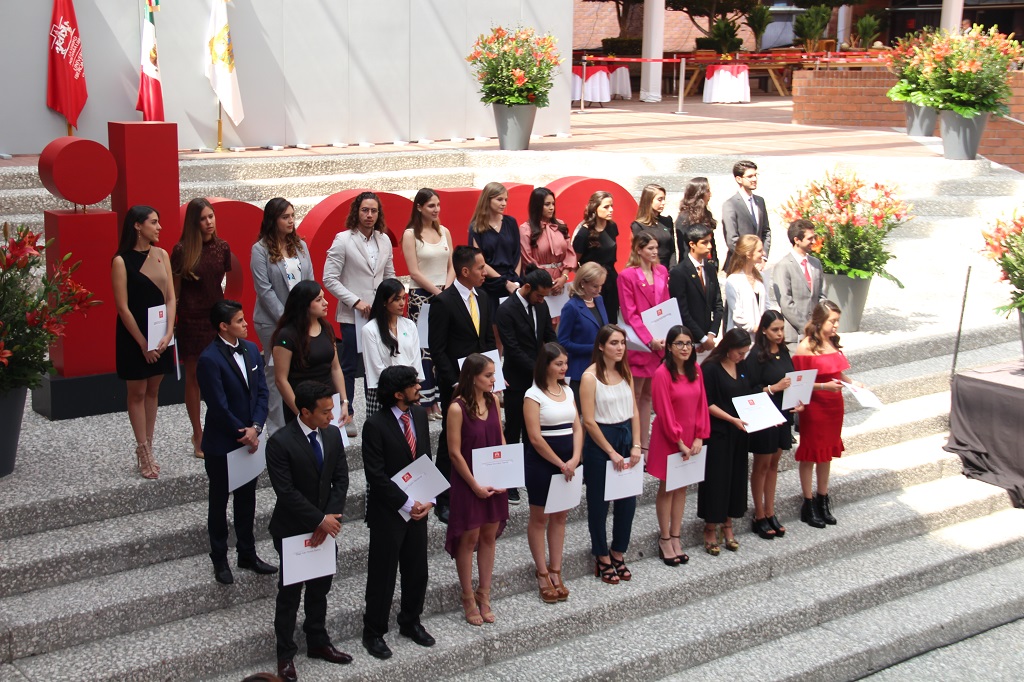 Estudiantes de excelencia académica de nuestra institución (Valentina González/IBERO).
