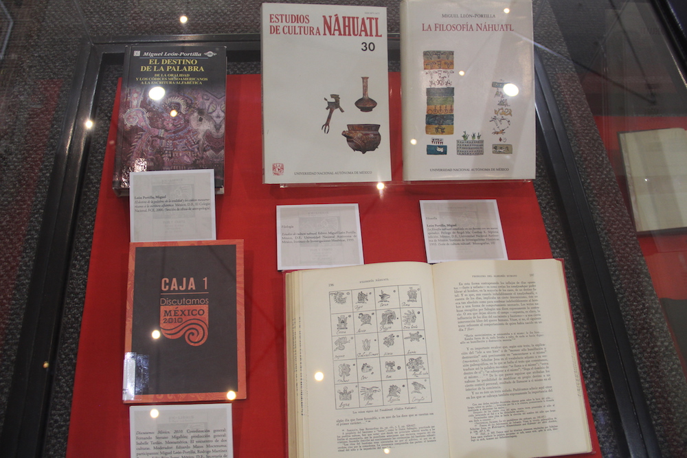 Libros, documentos y ejemplares forman parte de esta expo-homenaje (Iván Cabrera/IBERO).