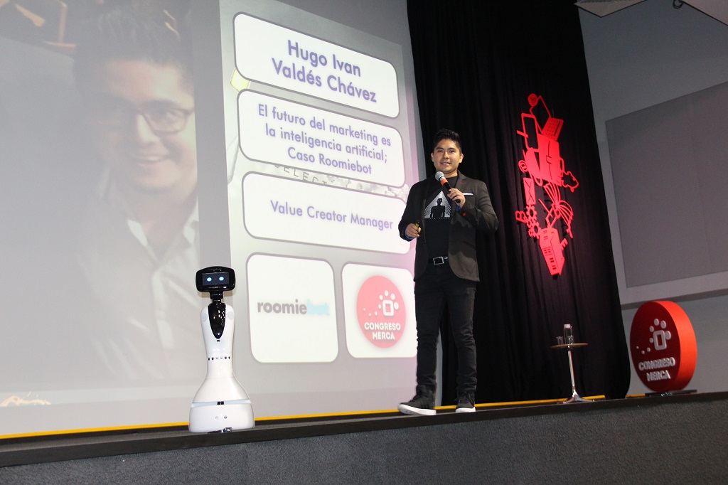 Hugo Iván Valdez Chávez impartió la ponencia 'El futuro del marketing está en la inteligencia artificial' (Valentina González/IBERO).