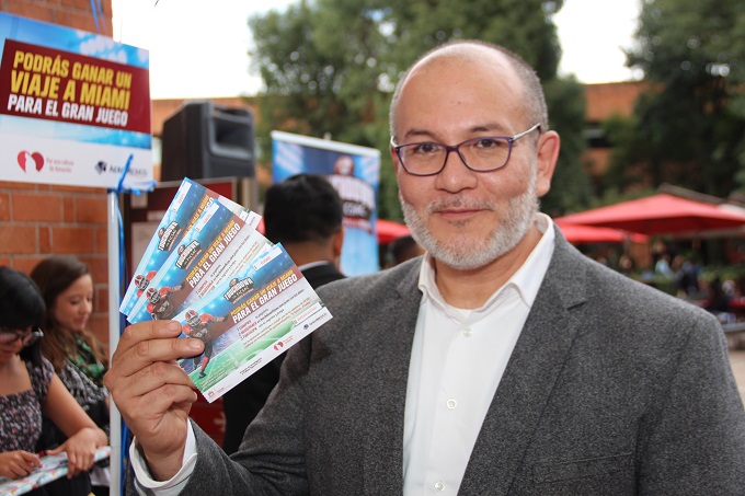 Dr. Alberto Soto Cortés, director del Departamento de Arte.