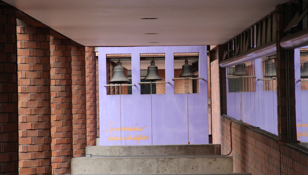 Las campanas sonaron el 14 de marzo de 1990 (José María Nava Freyre/IBERO).