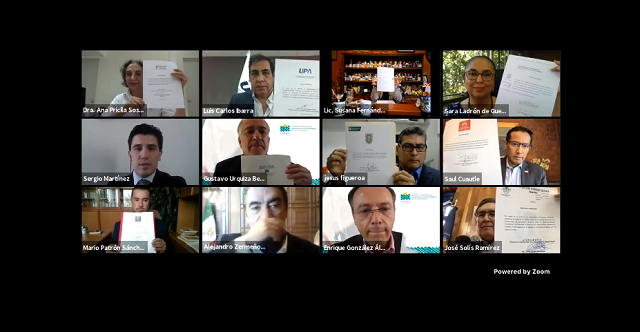 Rectores y rectoras de las universidades que integran Complexus muestran el nuevo convenio de colaboración que firmaron.