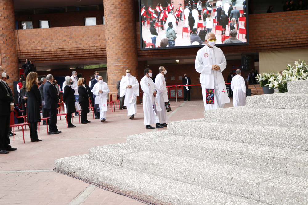 La ceremonia eucarística fue celebrada en la explanada central de la IBERO CDMX (Alberto Hernández/IBERO).