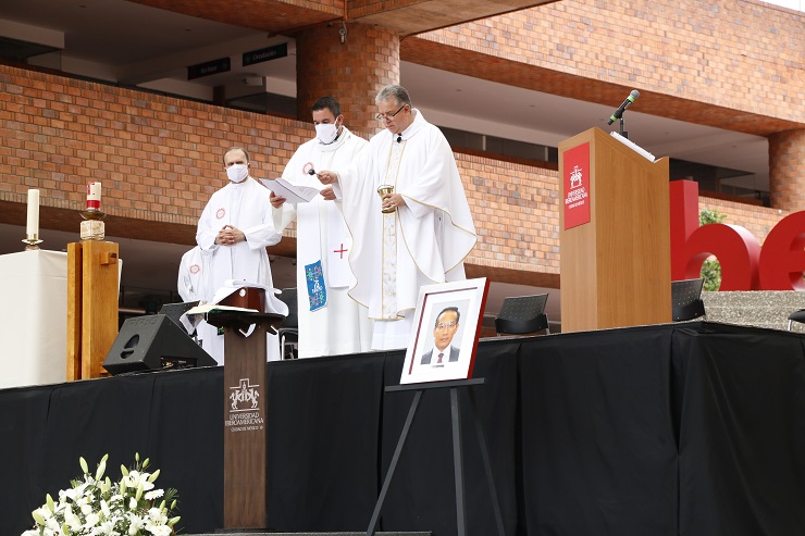 El Provincial de la Compañía de Jesús en México, Luis Gerardo Moro Madrid, S. J., ofició la misa (Alberto Hernández/IBERO).