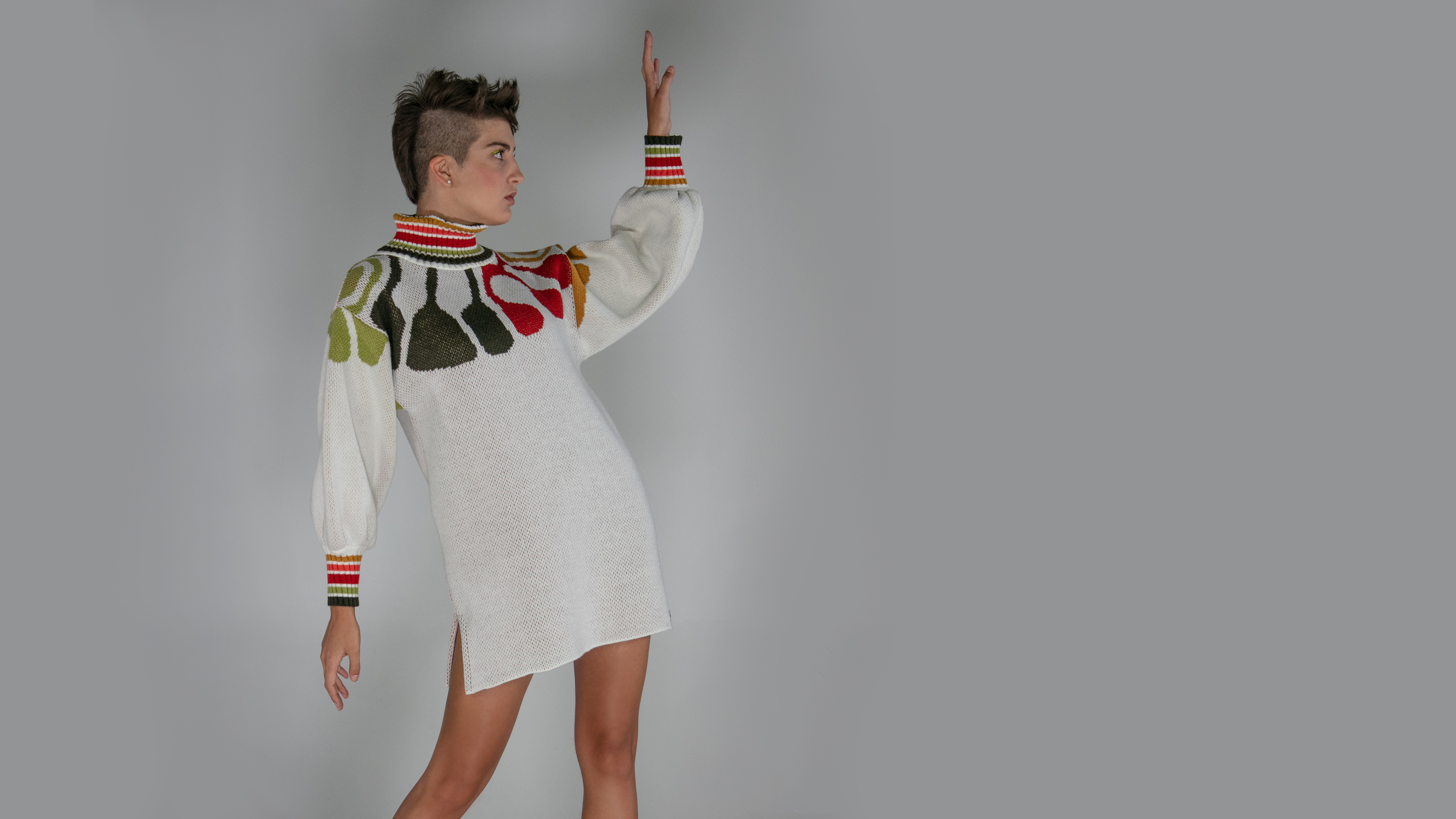 Diseño de prenda con datos del primer trimestre de la pandemia (Cortesía Cynthia Gómez).