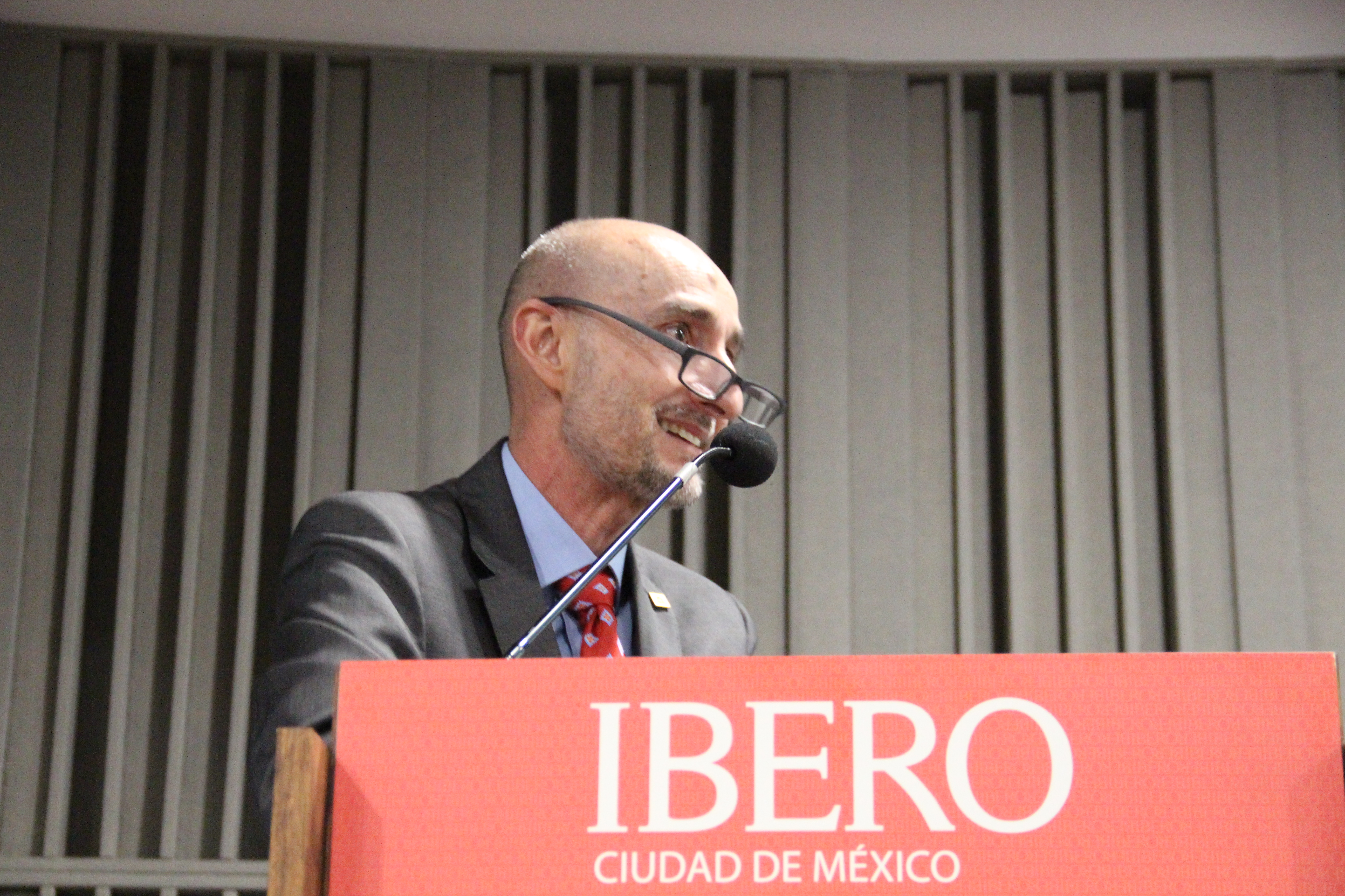 El Dr. Alejandro Anaya, vicerrector académico, recordó que la IBERO es una institución reconocida a nivel nacional e internacional (Valentina González/IBERO).