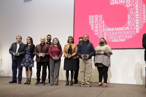 Se reconoció a 92 trabajadoras y trabajadores por haber cumplido 10, 15, 20, 25, 30, 35 y 40 años de servicio en nuestra IBERO (Foto: Alberto Hernández).