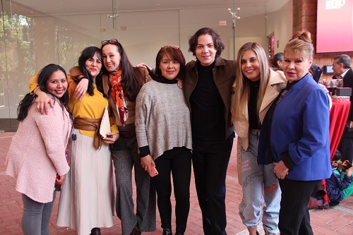 Para nosotras y nosotros, la IBERO es un lugar que trasciende la idea de un simple lugar trabajo.