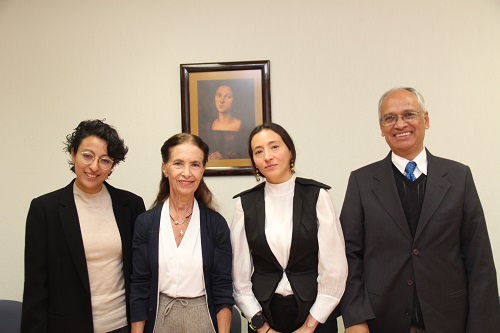 Dra. Mariana Méndez, directora del Departamento de Ciencias Religiosas; Dra. Amparo Espinosa, egresada de la IBERO y donante; Dra. Alethia Alfonso, directora de la División de Humanidades y Comunicación; y Dr. Miguel Ángel Sánchez responsable del Seminario de Bioética.