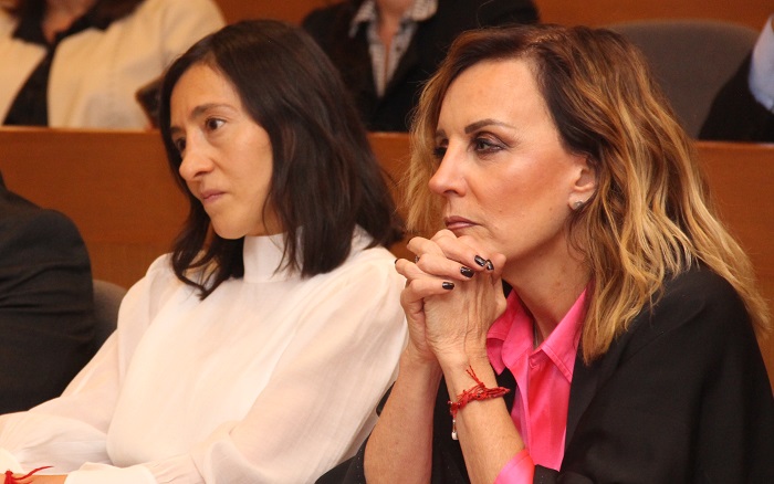 La Mtra. Ana María Olabuenaga atestiguó también el cambio de estafeta en el patronato.