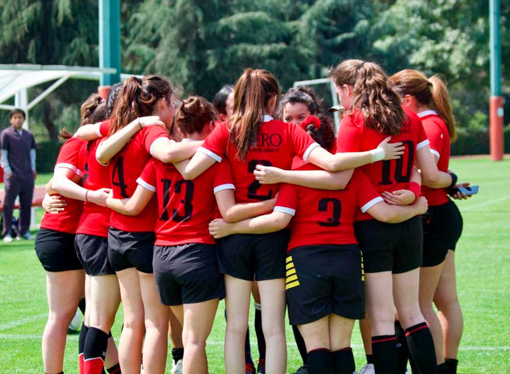Las lobas de la IBERO ganaron el primer lugar en rugby en los Intersuj de Puebla en 2022.