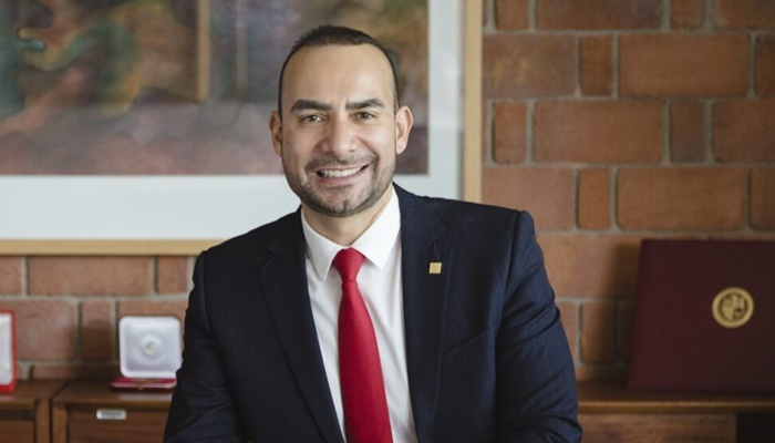 El Rector Arriaga Valenzuela recomienda mantener un enfoque humanista en el desarrollo y aplicación de la tecnología.