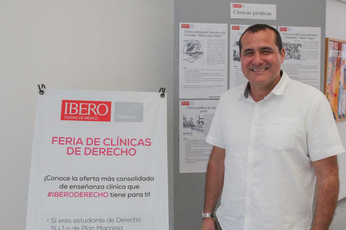 De igual manera, es abogado para el Centro para La Justicia y Derecho Internacional (CEJIL) en Washington.