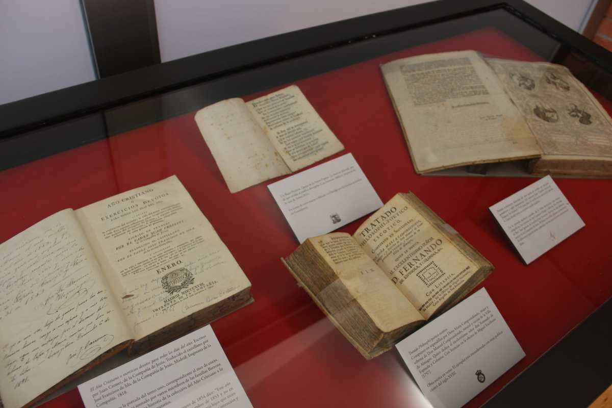 Los materiales donados se examinarán, y en caso necesario, serán restaurados