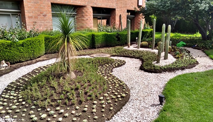 Nuestros jardines se reconvierten de manera paulatina al esquema de bajo consumo de agua.