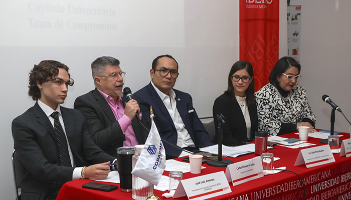 José Luis Jiménez, presidente del capítulo Coparmex-Ibero; el Lic. Carlos Chávez de Icaza, presidente de la Comisión de Jóvenes Empresarios de Coparmex CDMX; Lic. Adal Ortiz Ávalos, presidente del organismo empresarial; Lic. Lucía Romo Alanís, Directora de Emprendimiento, Talento y Desarrollo Empresarial, y la Mtra. Imarú J. Arias Ramírez, catedrática de nuestra universidad. Foto Elihú Cortés