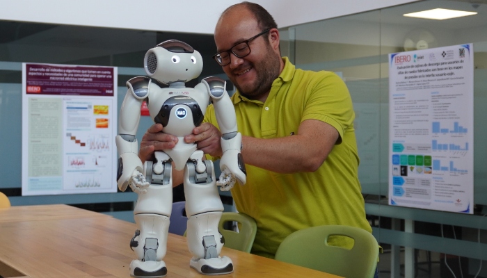 El Robot NAO es un singular integrante de la comunidad IBERO.