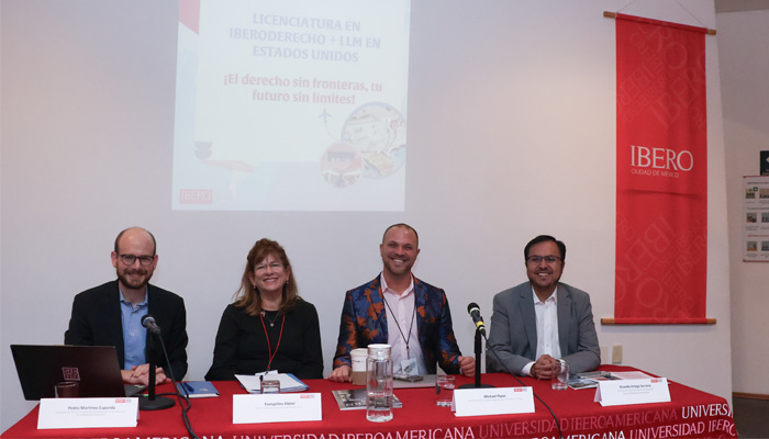 De izq. a der.: Dr. Pedro Martínez Esponda, Evangeline Abriel, Michael Flynn y el Dr. Ricardo Ortega.