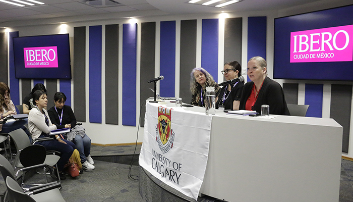 Durante la inauguración del Simposio Internacional "Transformando Masculinidades y Empoderando a Mujeres que Viven Múltiples Violencias", en la IBERO el pasado 13 de mayo, organizado en conjunto con la Universidad de Calgary. Foto: Mariana Domínguez Batis.