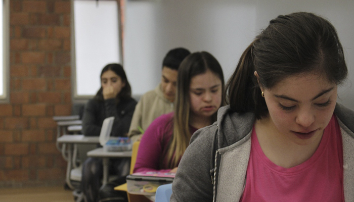 Estudiantes del Programa Somos Uno Más en la Universidad Iberoamericana. Foto: Yazmín Mendoza