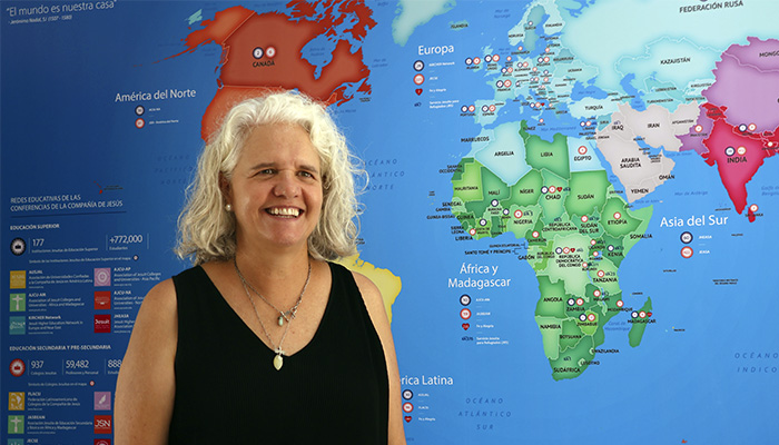 Ana Laviada Hernández, Directora de la Prepa IBERO Mérida, durante la apertura de la nueva sede.