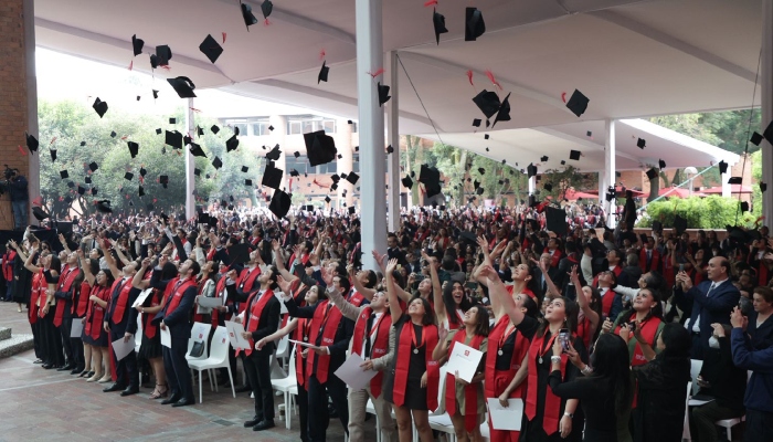 El campus de la IBERO, testigo histórico de constancia, resiliencia, amistades, logros y aprendizajes, volvió a convertirse en escenario de fiesta por la ceremonia de egreso