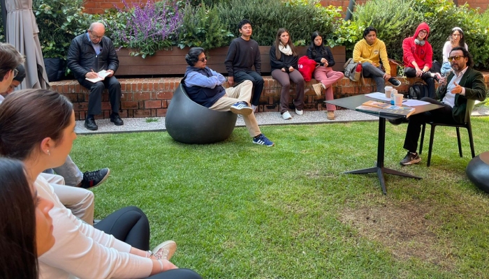 La actividad tuvo lugar en la terraza cercana al Mezzanine de la Biblioteca Francisco Xavier Clavigero.