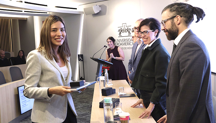 Docentes de la IBERO reciben reconocimiento por sus iniciativas de internacionalización en el aula. Fotos: Mariana Domínguez Batis.